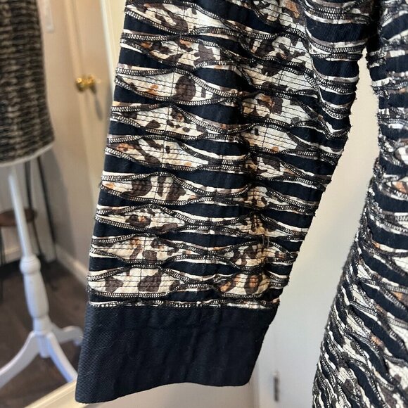 Chico's Animal Print 3/4 Sleeve Button Front Cotton Jacket, Size 1 (US 8/Med) - Picture 5 of 16